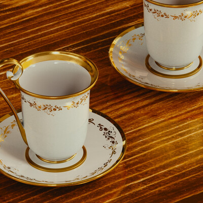 Porcelain in the sun