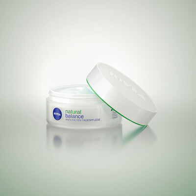 NIVEA natural balance