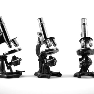 Microscope