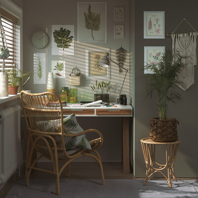 Green room interior