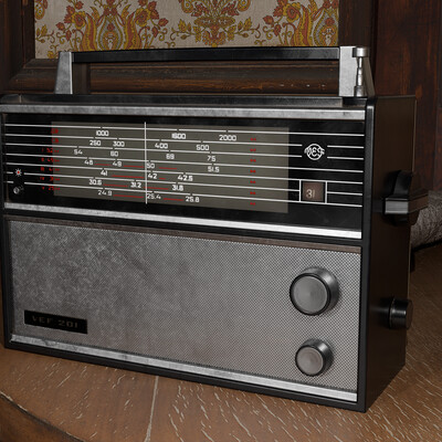OLD RADIO VEF-201