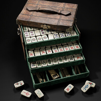Leather Сhest With Mahjong Set
